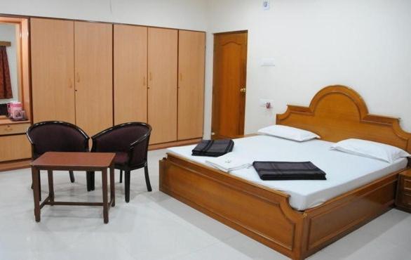 Lloyds Guest House, North Boag Road, T. Nagar Chennai Eksteriør billede