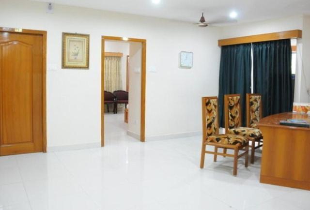 Lloyds Guest House, North Boag Road, T. Nagar Chennai Eksteriør billede