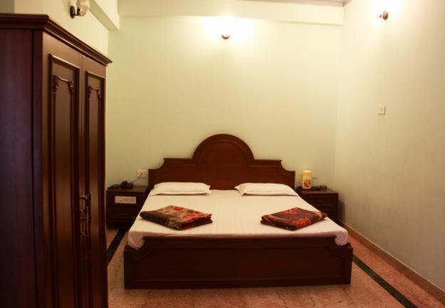 Lloyds Guest House, North Boag Road, T. Nagar Chennai Værelse billede